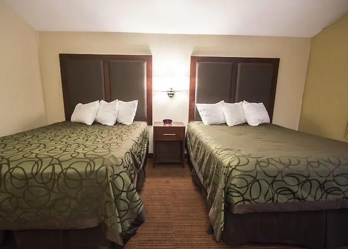 Econo Motel 2*