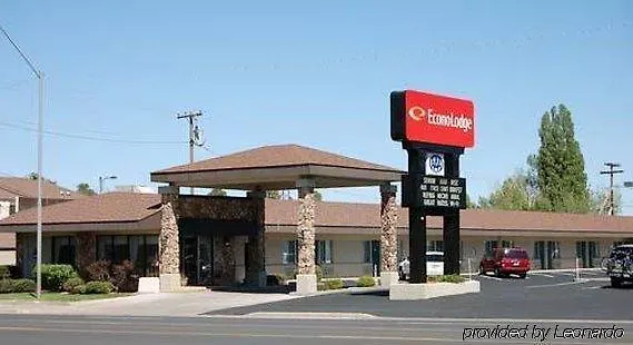 Econo Motel 2*
