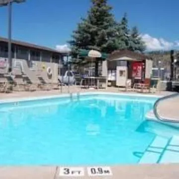 Econo Motel 2*